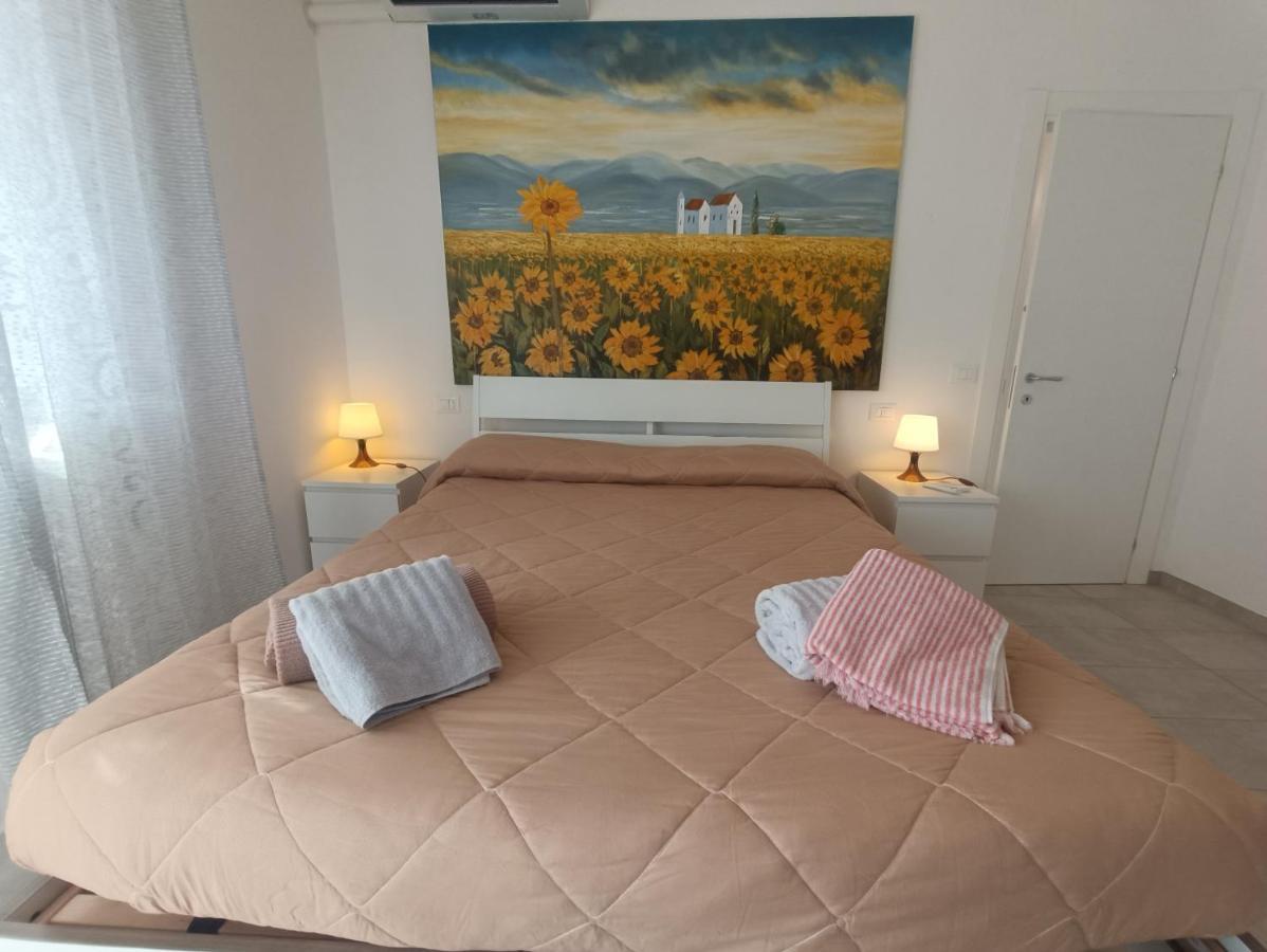 Il Don Minzoni 98 "Casa Vacanze" Лидо Ди Камайоре Екстериор снимка