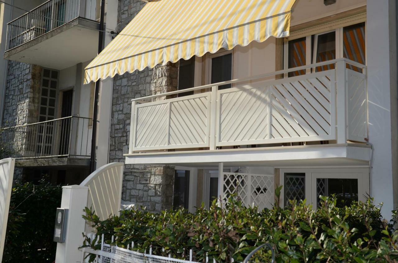Il Don Minzoni 98 "Casa Vacanze" Лидо Ди Камайоре Екстериор снимка