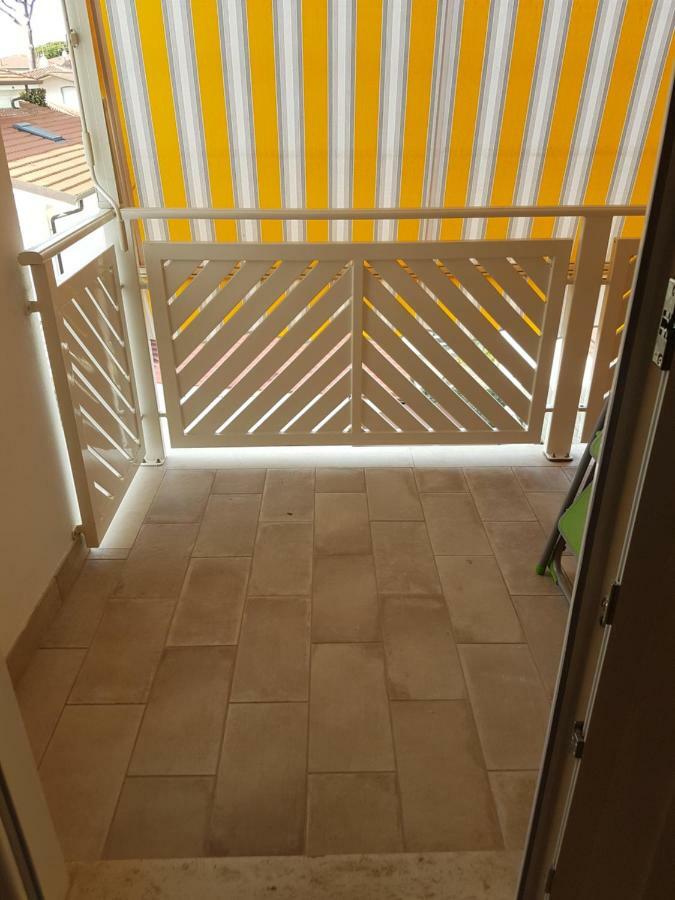 Il Don Minzoni 98 "Casa Vacanze" Лидо Ди Камайоре Екстериор снимка